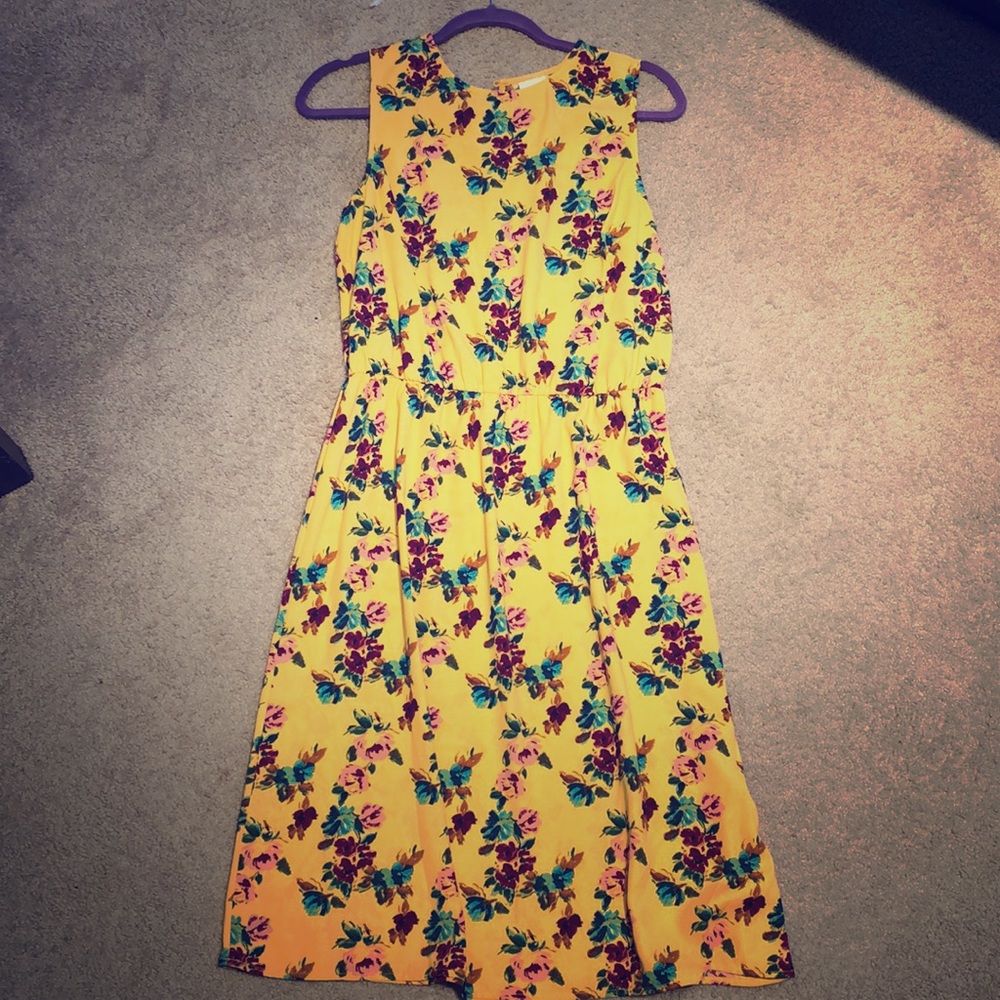 A New Day Medium Yellow Floral Dress. M.